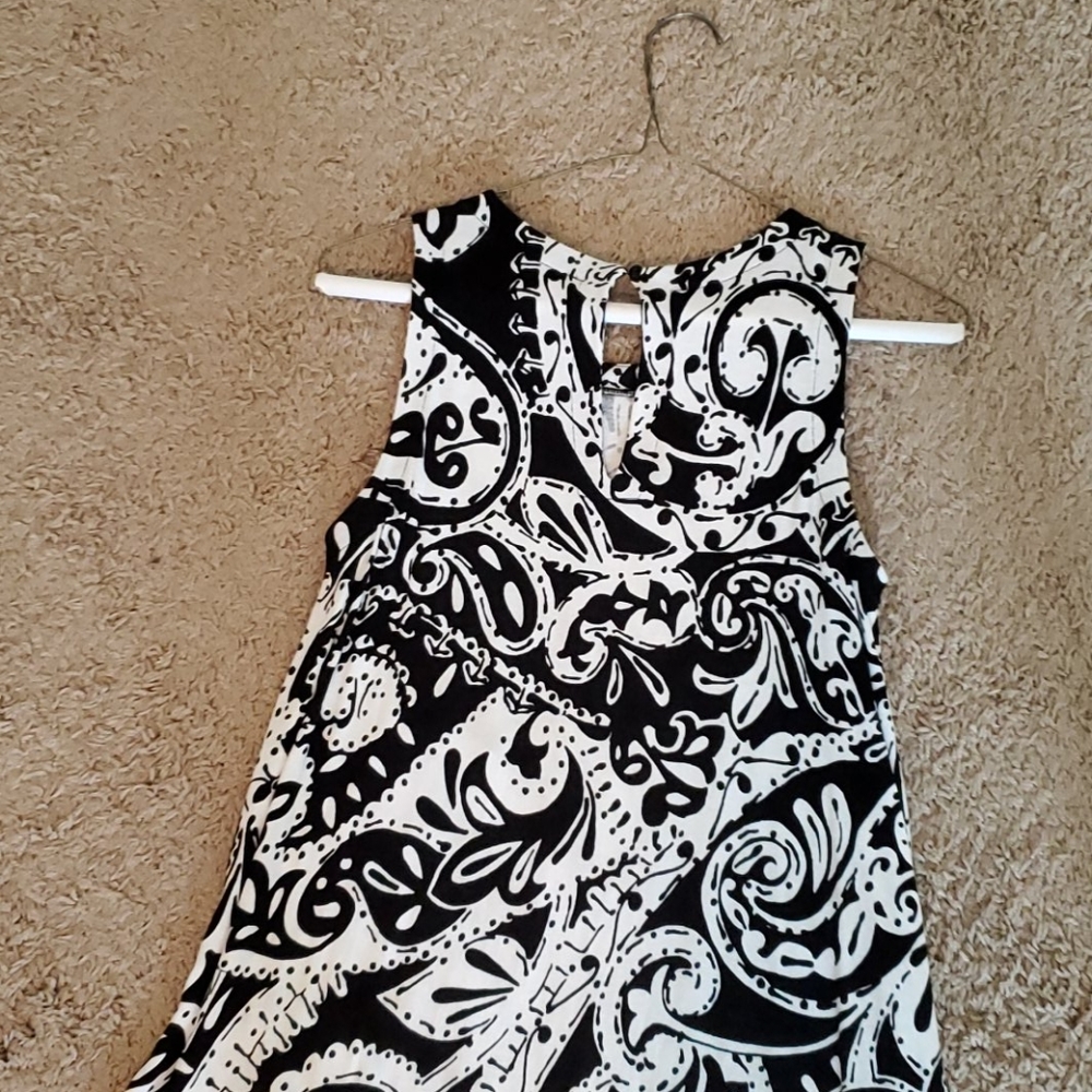 Loft Dress - Picture 3 of 3